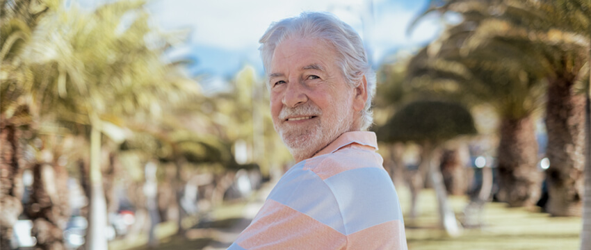 Dental implants vs Denture